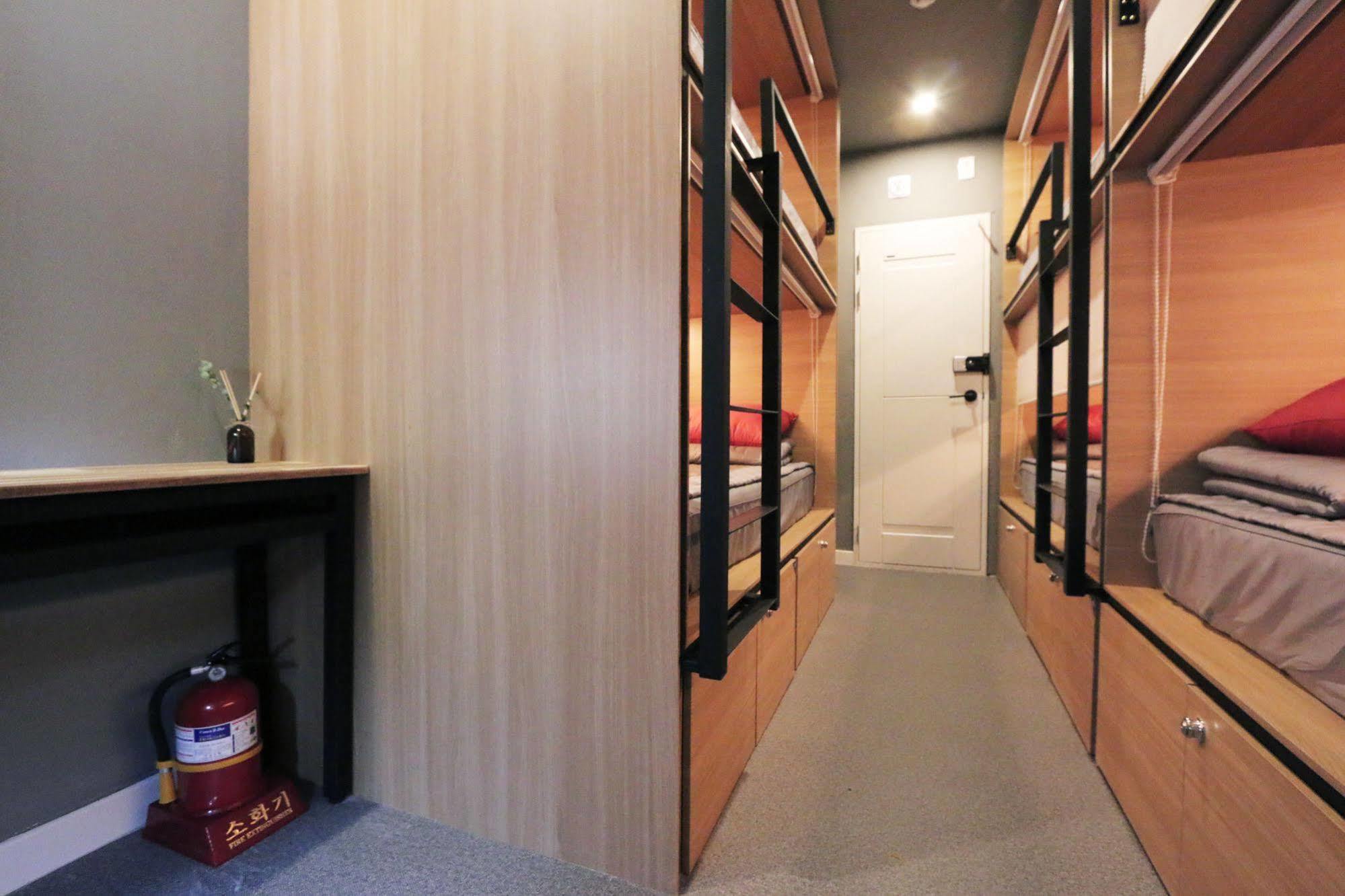 Blueboat Hostel Jeonju Exteriör bild